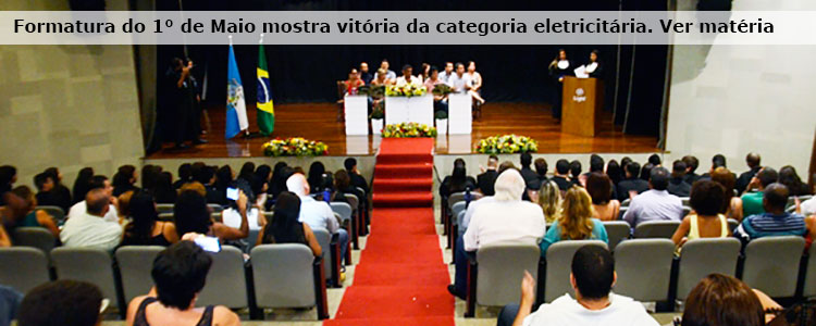 Formatura do 1� de Maio mostra vit�ria da categoria eletricit�ria. Ver mat�ria.